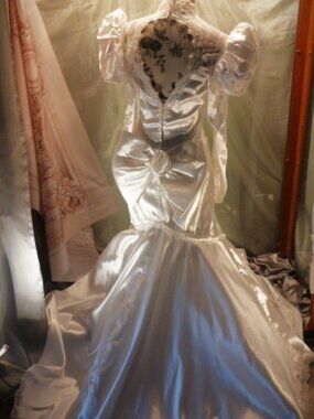 Unknown brand wedding gown